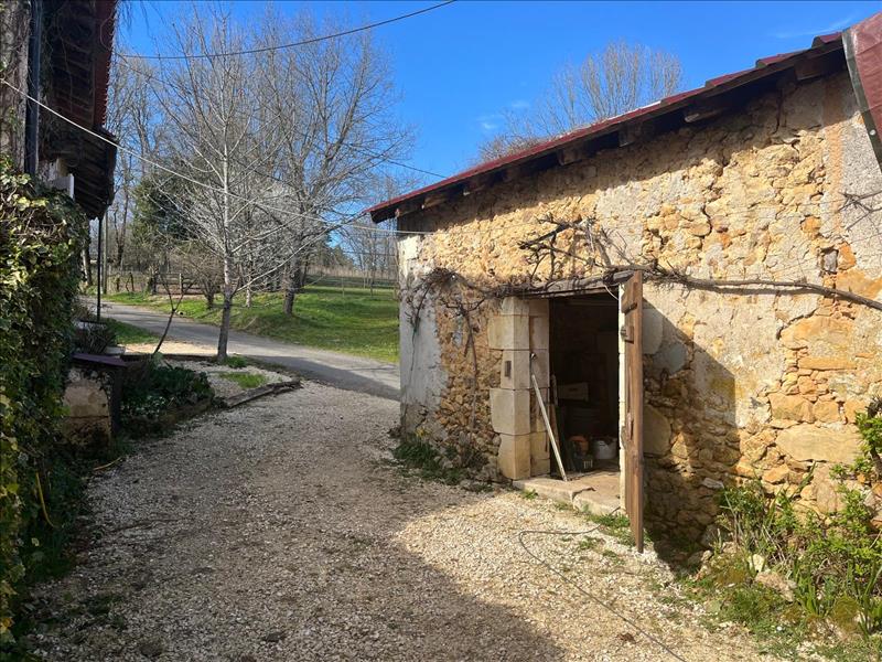 Vente Maison TEYJAT - 5 pièces -138 m² - (24300)