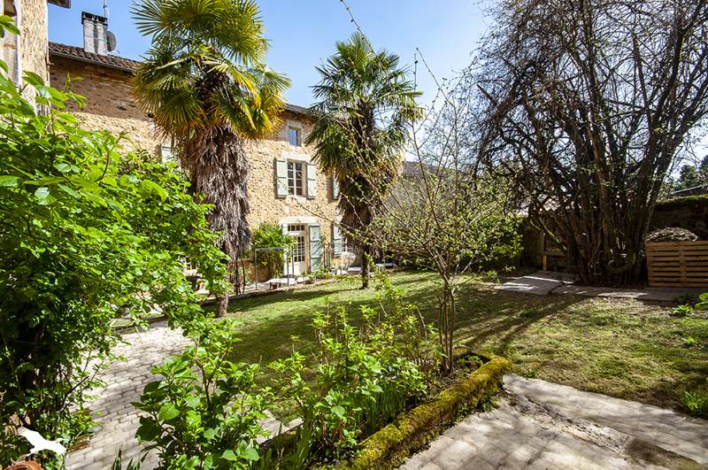 Vente Maison NONTRON - 8 pièces -550 m² - (24300)