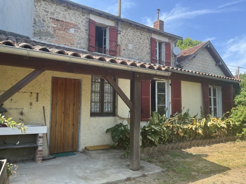 Vente Maison NONTRON - 6 pièces -121 m² - (24300)