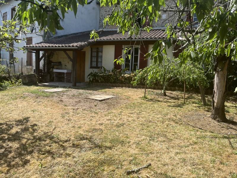 Vente Maison NONTRON - 6 pièces -121 m² - (24300)