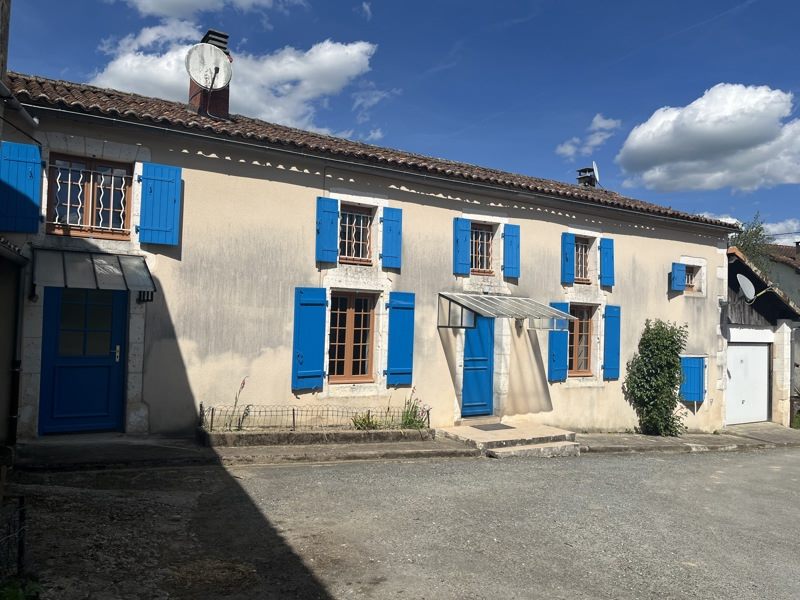 Vente Maison NONTRON - 7 pièces -142 m² - (24300)