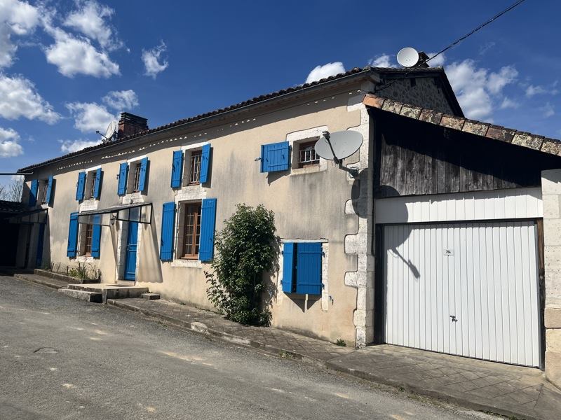 Vente Maison NONTRON - 7 pièces -142 m² - (24300)
