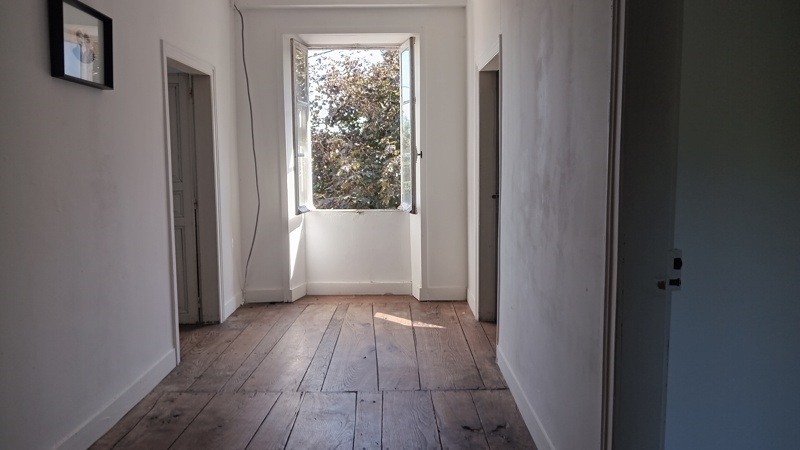 Vente Maison BUSSEROLLES - 5 pièces -131 m² - (24360)