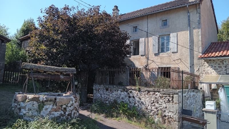 Vente Maison BUSSEROLLES - 5 pièces -131 m² - (24360)