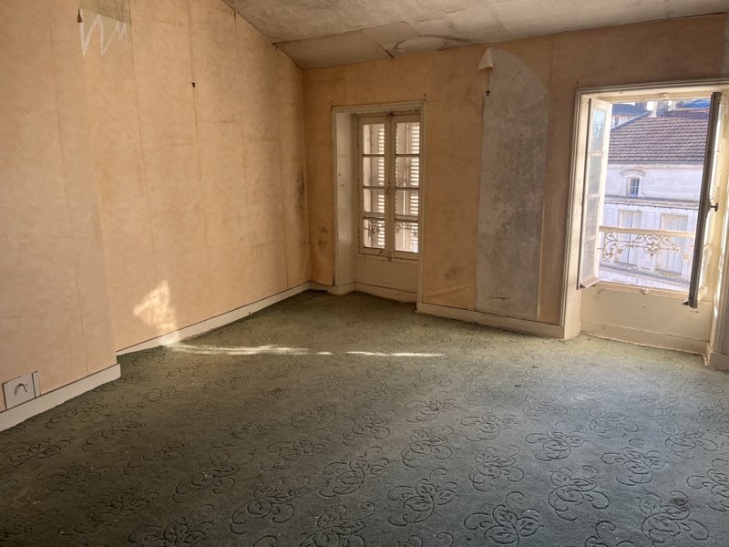 Vente Maison NONTRON - 6 pièces -154 m² - (24300)