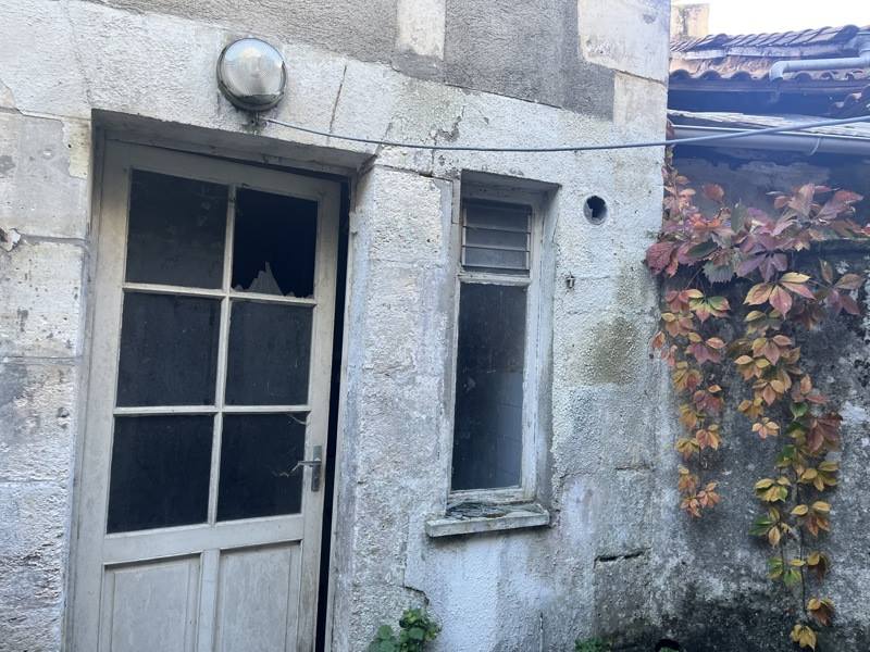 Vente Maison NONTRON - 6 pièces -154 m² - (24300)