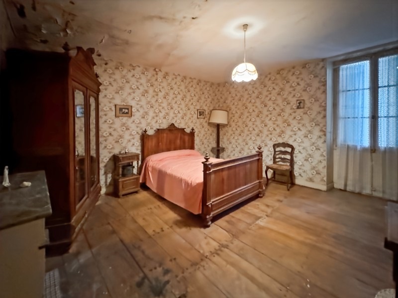 Vente Maison VARAIGNES - 7 pièces -225 m² - (24360)