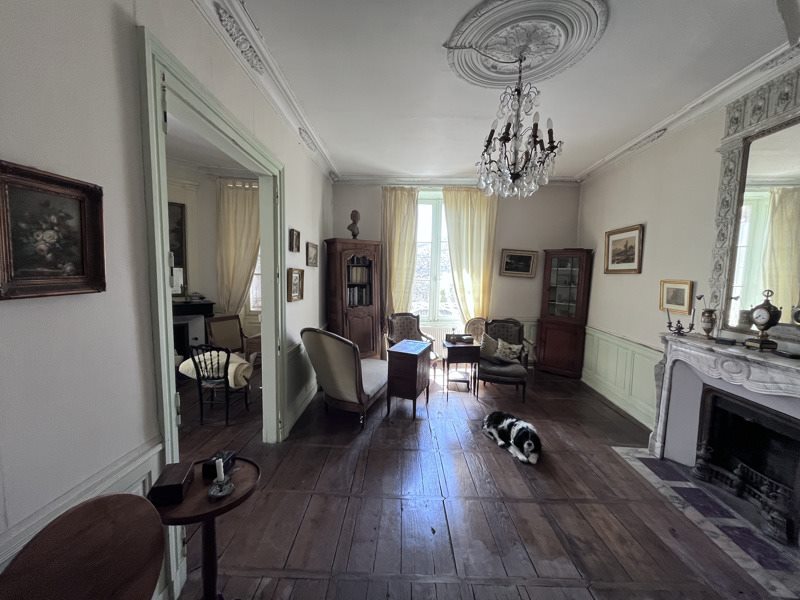 Vente Maison NONTRON - 8 pièces -178 m² - (24300)