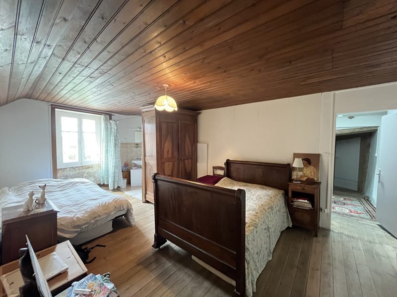 Vente Maison VARAIGNES - 4 pièces -140 m² - (24360)