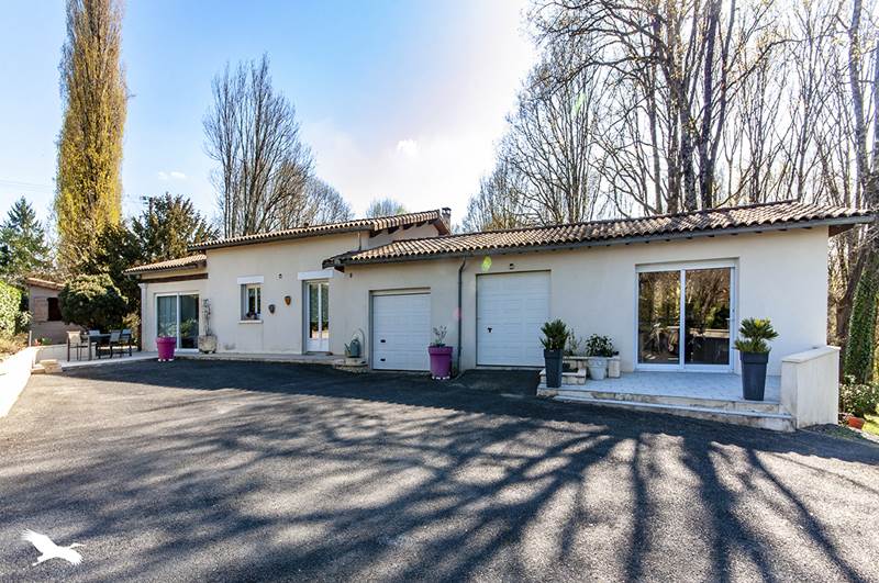 Vente Maison NONTRON - 8 pièces -187 m² - (24300)