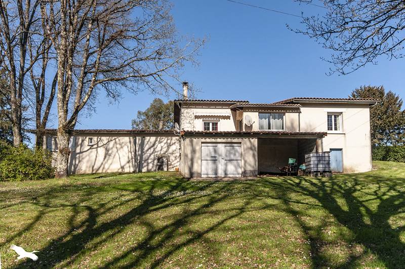 Vente Maison NONTRON - 8 pièces -187 m² - (24300)