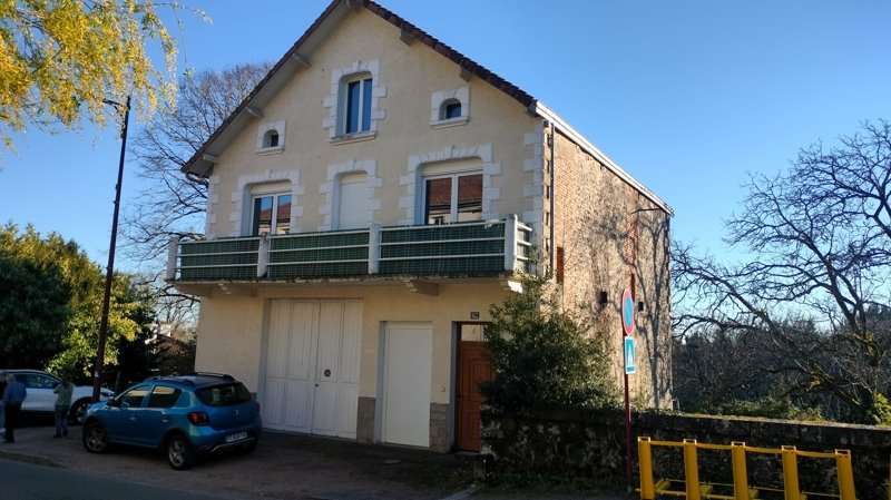 Maison de ville à Piégut-Pluviers
