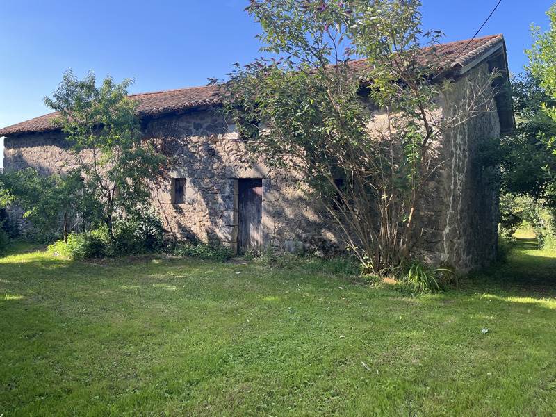 Vente Maison BUSSEROLLES - 3 pièces -75 m² - (24360)