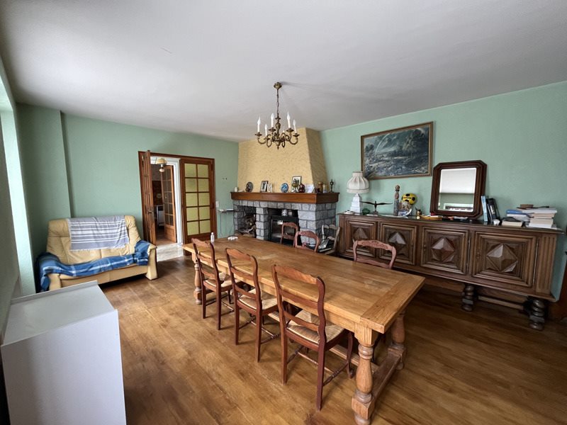 Vente Maison BUSSEROLLES - 6 pièces -123 m² - (24360)