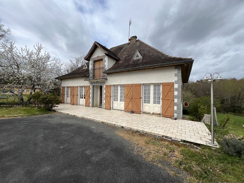 Vente Maison BUSSEROLLES - 6 pièces -123 m² - (24360)