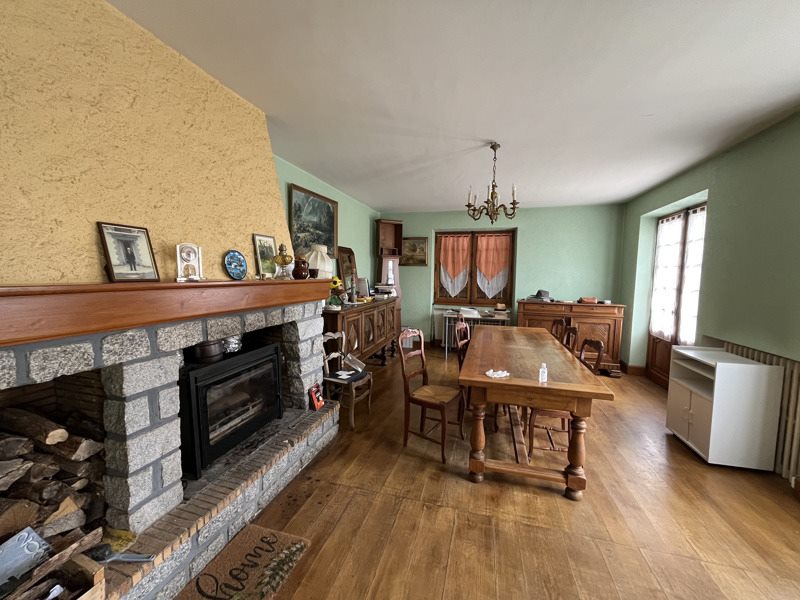Vente Maison BUSSEROLLES - 6 pièces -123 m² - (24360)
