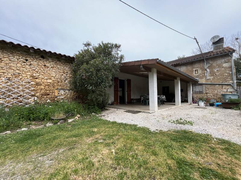 Maison en pierre à Lussas-et-Nontronneau