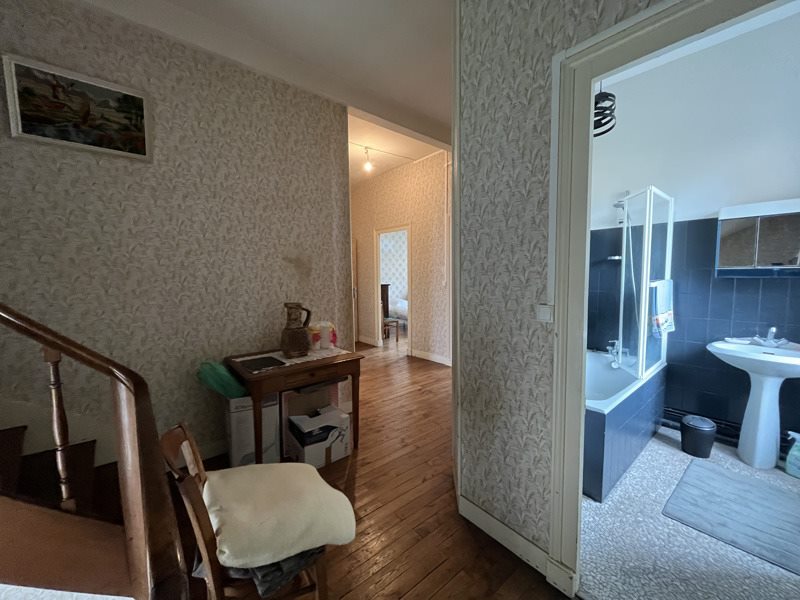 Vente Maison BUSSEROLLES - 7 pièces -176 m² - (24360)