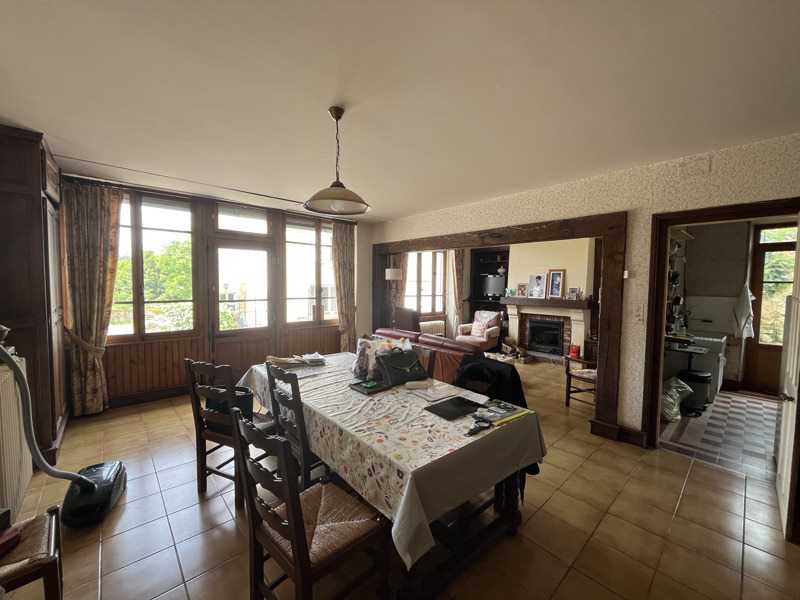 Vente Maison BUSSEROLLES - 7 pièces -176 m² - (24360)
