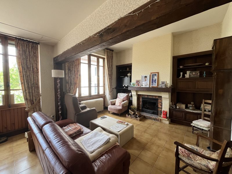 Vente Maison BUSSEROLLES - 7 pièces -176 m² - (24360)