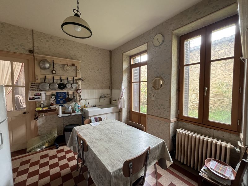 Vente Maison BUSSEROLLES - 7 pièces -176 m² - (24360)