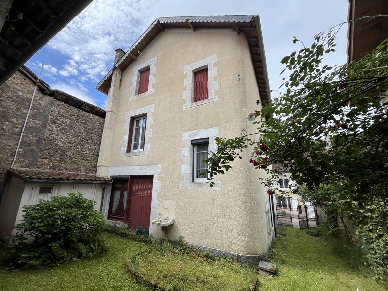 Vente Maison BUSSEROLLES 24360 7 pièces - 176 m²