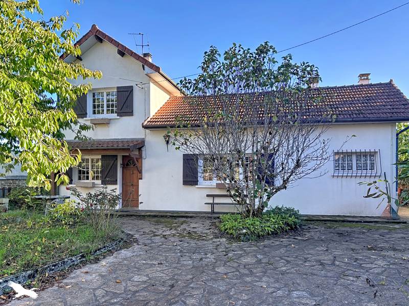 Maison 7 pièces 128 m² · à Saint-Saud-Lacoussière · 128 m² · 161 250 €