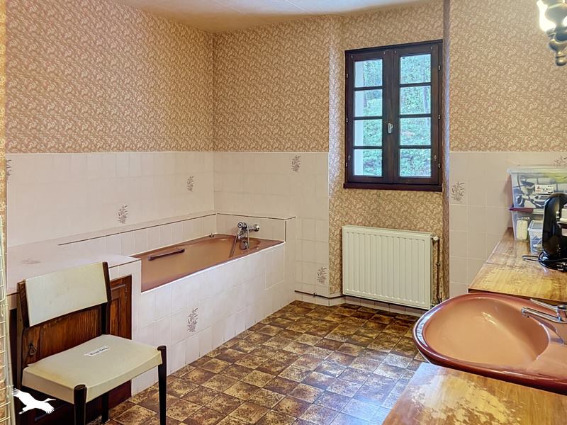 Vente Maison Nontron - 8 pièces -204 m² - (24300)