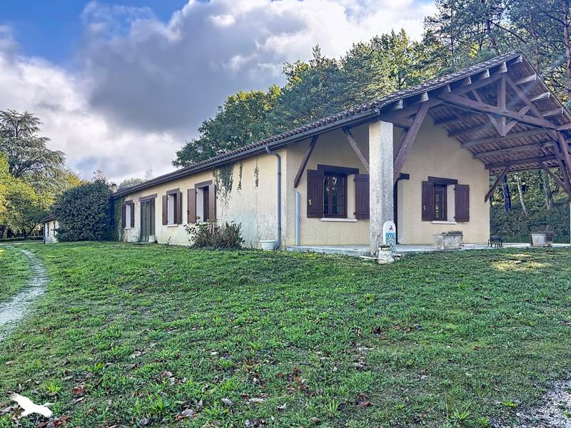 Vente Maison Nontron - 8 pièces -204 m² - (24300)