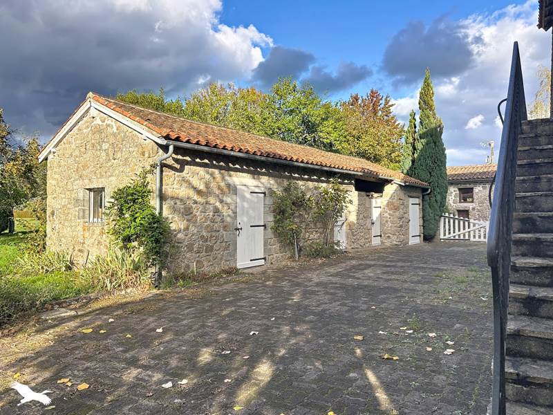 Vente Maison Saint-Saud-Lacoussière - 6 pièces -97 m² - (24470)