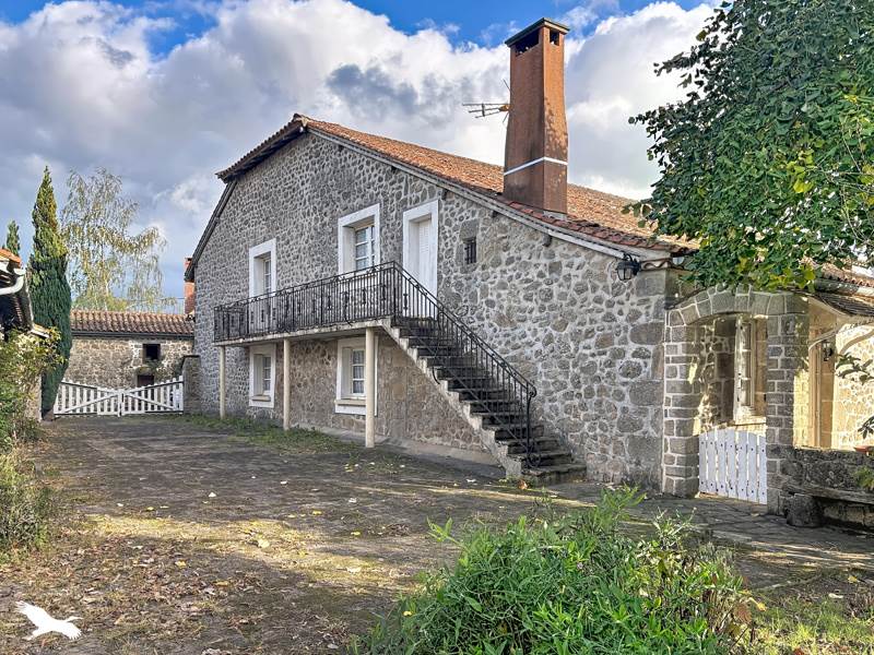 Maison 6 pièces 97 m² · à Saint-Saud-Lacoussière · 97 m² · 161 142 €