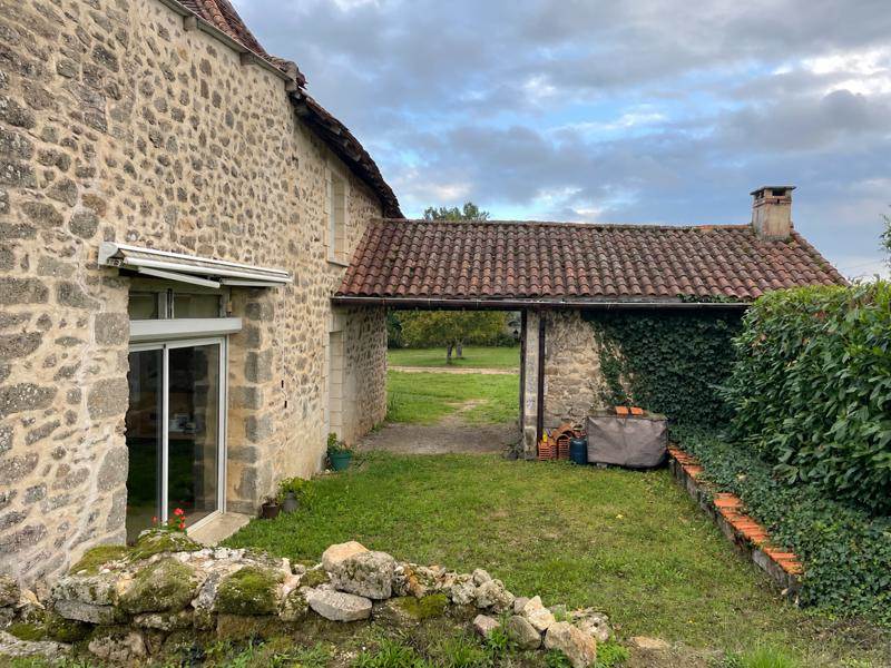 Vente Maison Saint-Saud-Lacoussière - 4 pièces -260 m² - (24470)