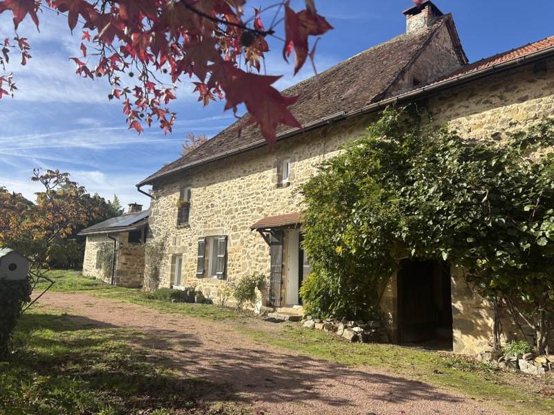 Vente Maison Saint-Saud-Lacoussière 24470 8 pièces - 260 m²