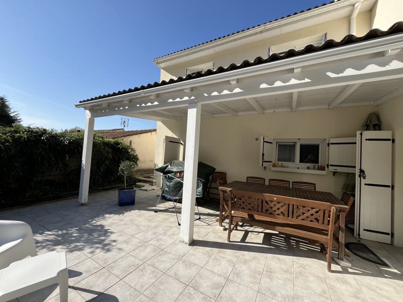 Maison 6 pièces 173 m² · à Fontcouverte · 173 m² · 299 900 €