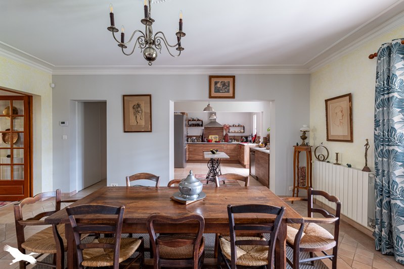 Vente Maison BUSSAC SUR CHARENTE - 9 pièces -218 m² - (17100)