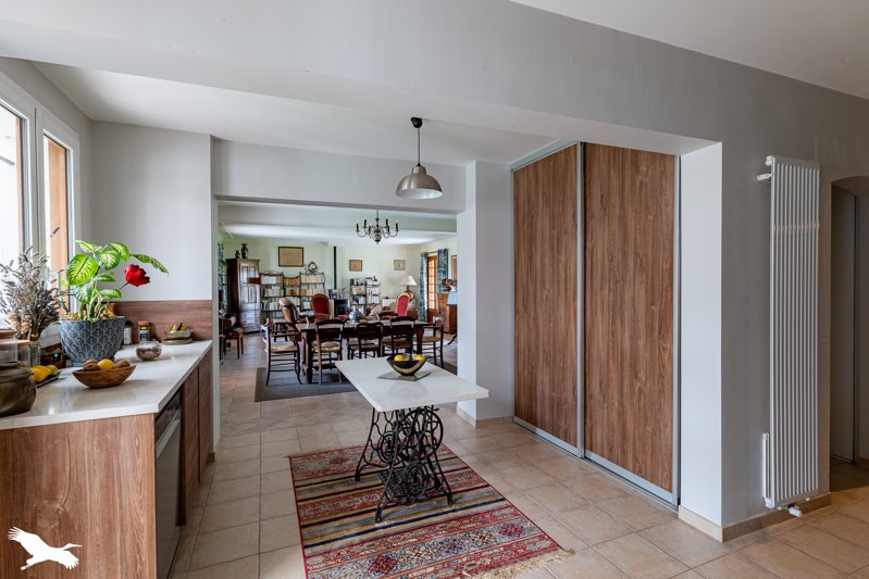 Vente Maison BUSSAC SUR CHARENTE - 9 pièces -218 m² - (17100)