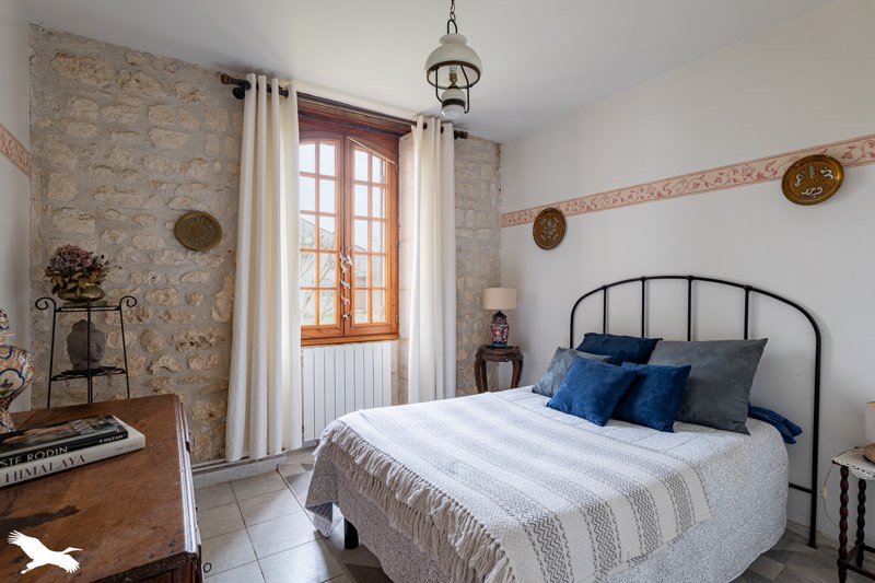 Vente Maison BUSSAC SUR CHARENTE - 9 pièces -218 m² - (17100)