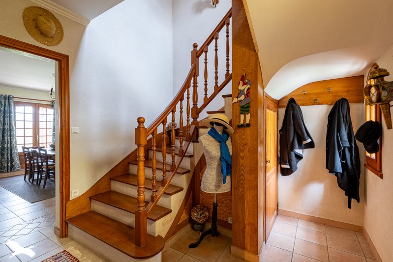 Vente Maison BUSSAC SUR CHARENTE - 9 pièces -218 m² - (17100)