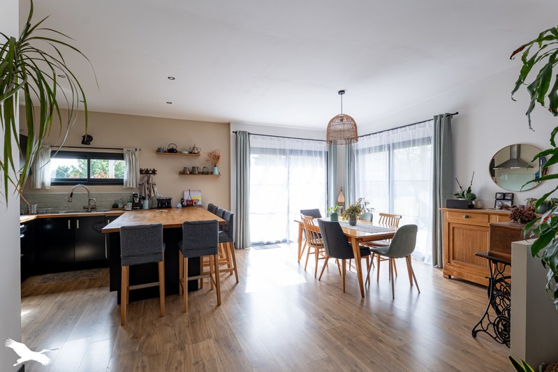 Vente Maison LA CHAPELLE DES POTS - 6 pièces -138 m² - (17100)