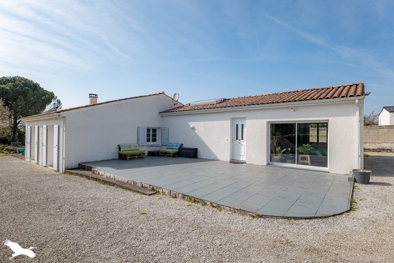 Vente Maison BUSSAC SUR CHARENTE - 7 pièces -176 m² - (17100)