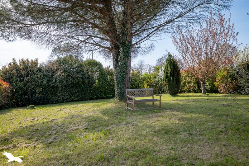 Vente Maison BUSSAC SUR CHARENTE - 7 pièces -176 m² - (17100)