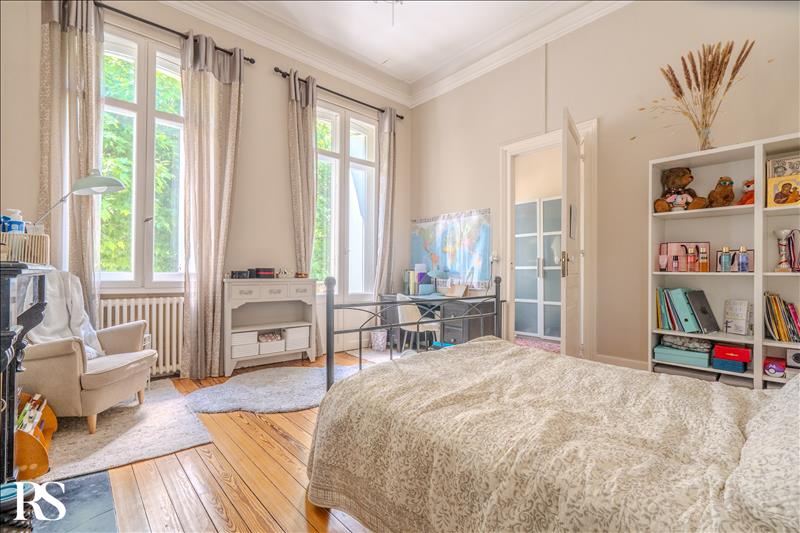 Vente Maison BORDEAUX - 14 pièces -294 m² - (33100)