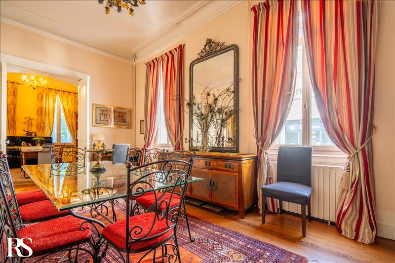 Vente Maison BORDEAUX - 14 pièces -294 m² - (33100)
