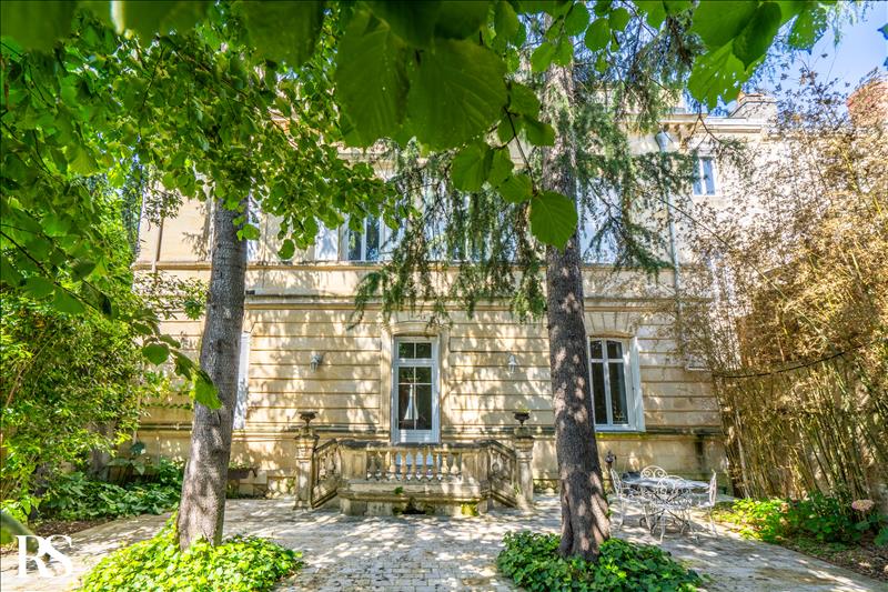 Vente Maison BORDEAUX - 14 pièces -294 m² - (33100)
