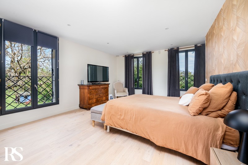 Vente Maison IZON - 7 pièces -330 m² - (33450)