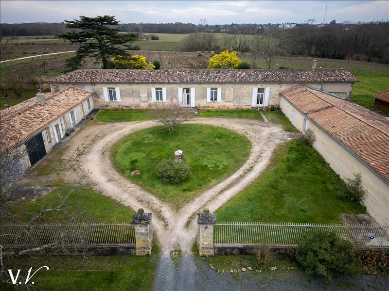 Vente Maison ARTIGUES PRES BORDEAUX - 16 pièces -488 m² - (33370)