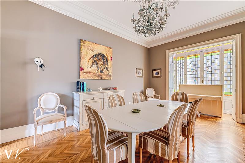 Vente Maison BORDEAUX - 9 pièces -253,8 m² - (33800)