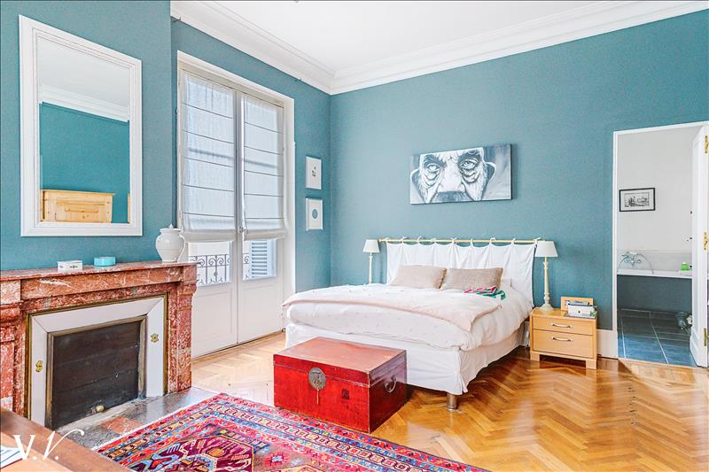 Vente Maison BORDEAUX - 9 pièces -253,8 m² - (33800)