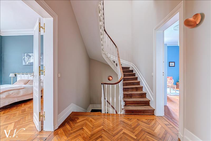 Vente Maison BORDEAUX - 9 pièces -253,8 m² - (33800)