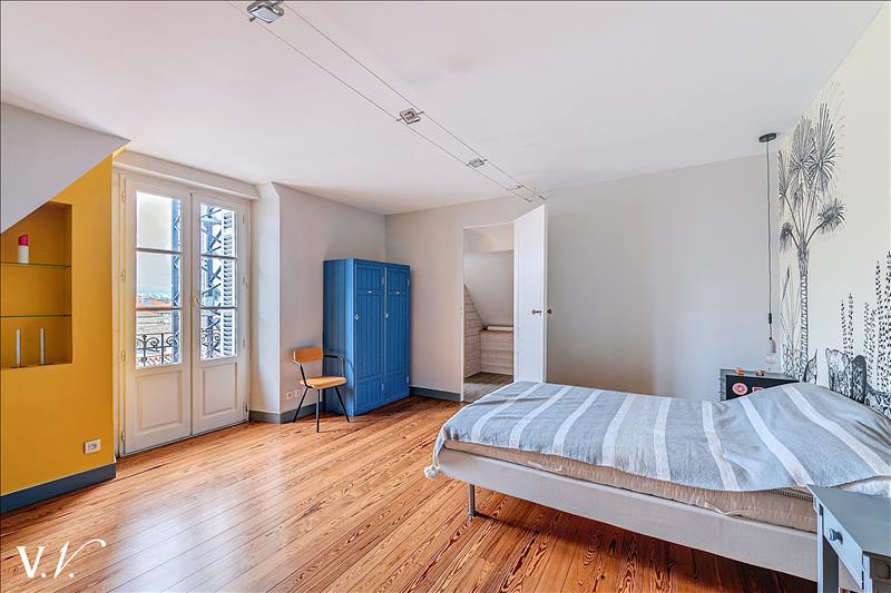 Vente Maison BORDEAUX - 9 pièces -253,8 m² - (33800)